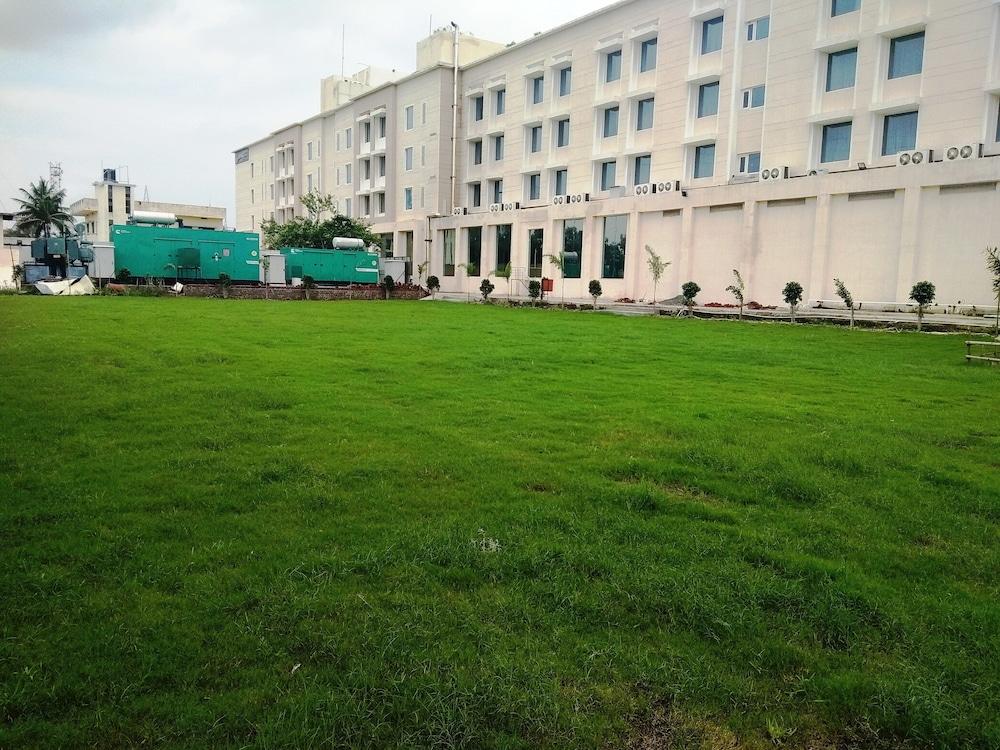 Oaks Bodhgaya Hotel Ngoại thất bức ảnh